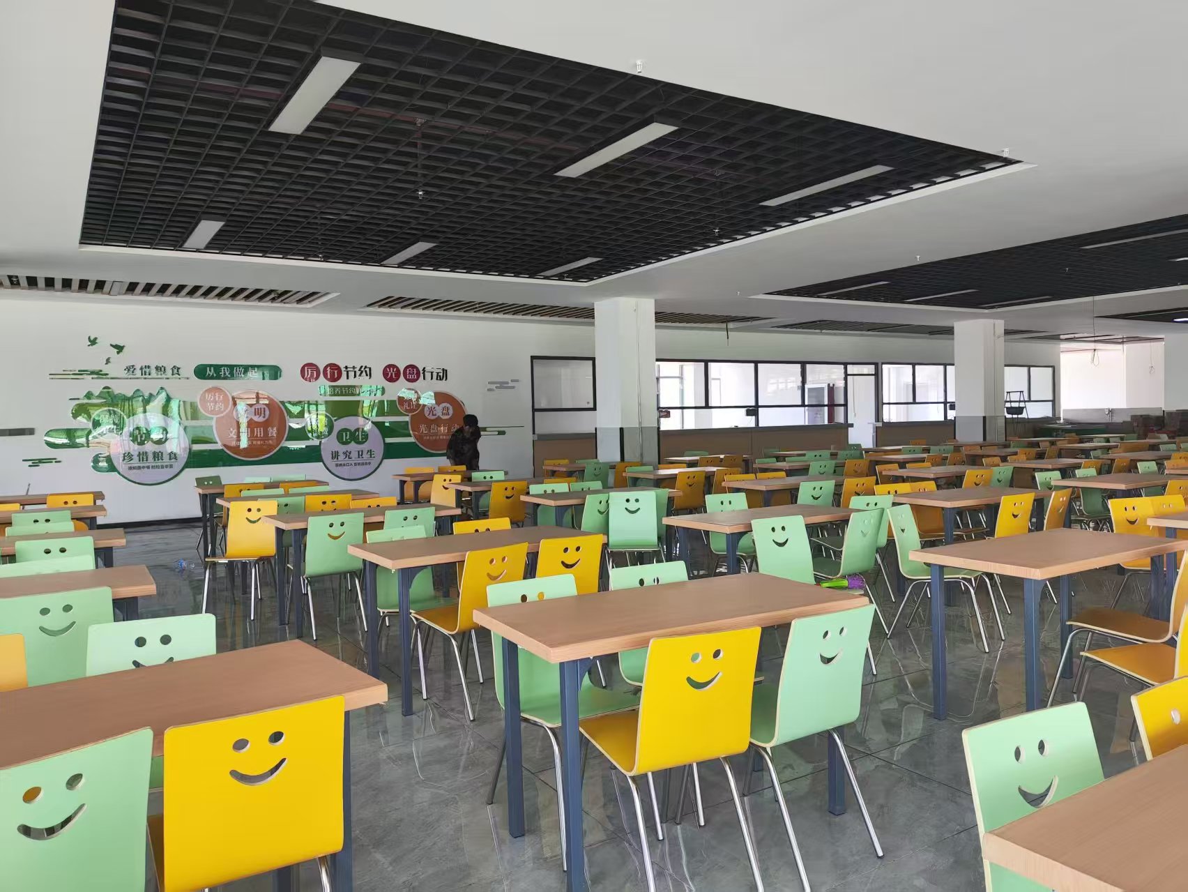 学校食堂